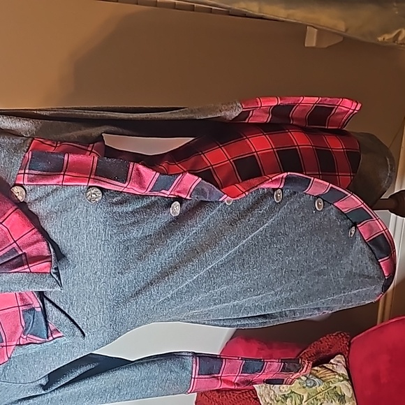 Tunic - Picture 6 of 6